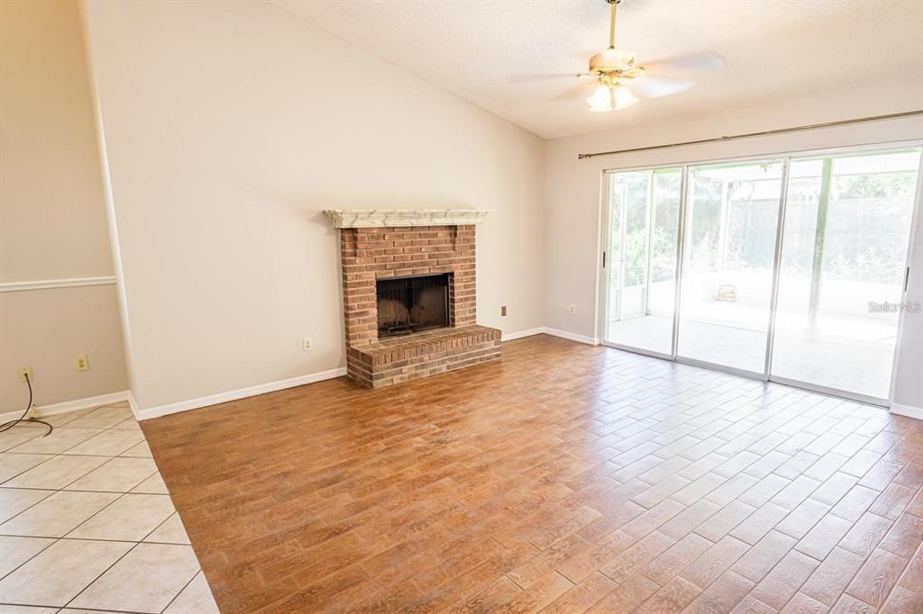 For Rent: $2,400 (3 beds, 2 baths, 1524 Square Feet)