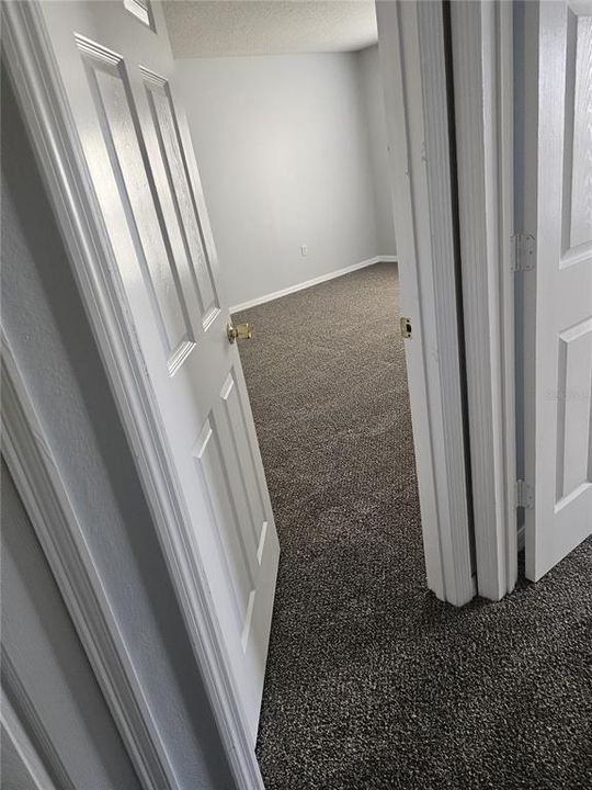 For Rent: $2,100 (4 beds, 2 baths, 2844 Square Feet)