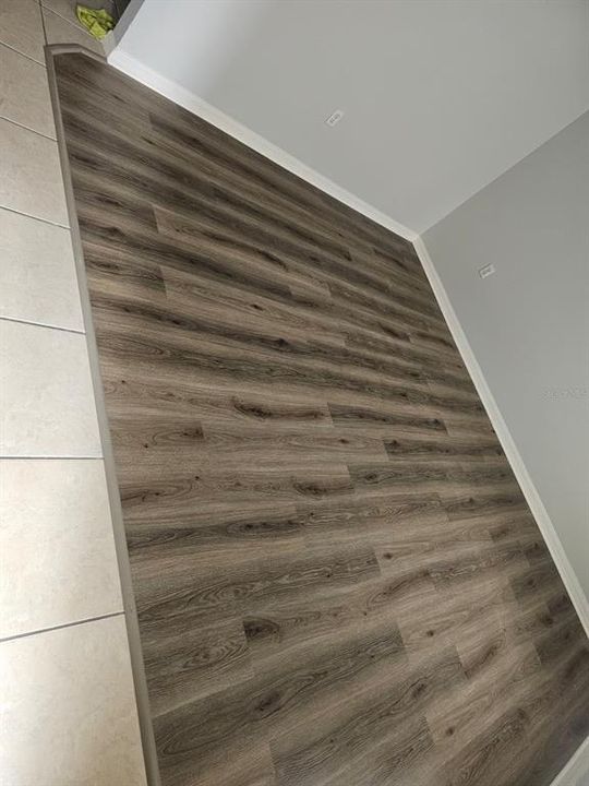 For Rent: $2,100 (4 beds, 2 baths, 2844 Square Feet)