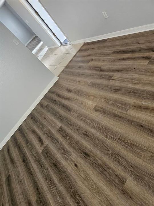 For Rent: $2,100 (4 beds, 2 baths, 2844 Square Feet)