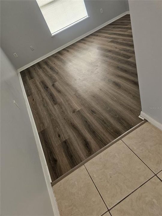 For Rent: $2,100 (4 beds, 2 baths, 2844 Square Feet)