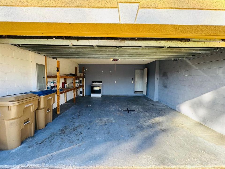 For Rent: $2,100 (4 beds, 2 baths, 2844 Square Feet)