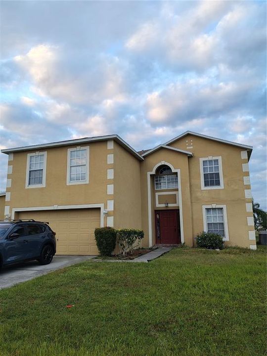 For Rent: $2,100 (4 beds, 2 baths, 2844 Square Feet)