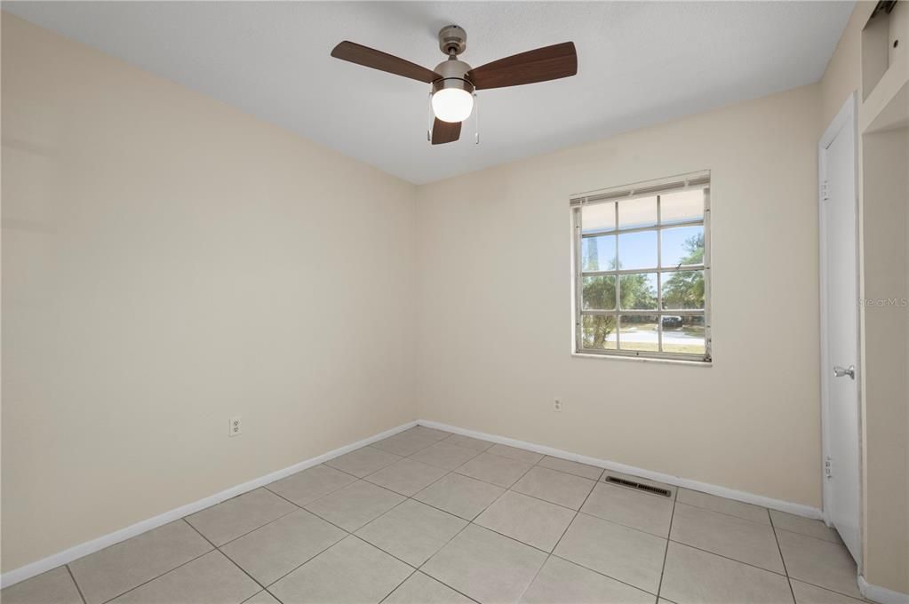 На продажу: $210,000 (3 спален, 1 ванн, 1267 Квадратных фут)