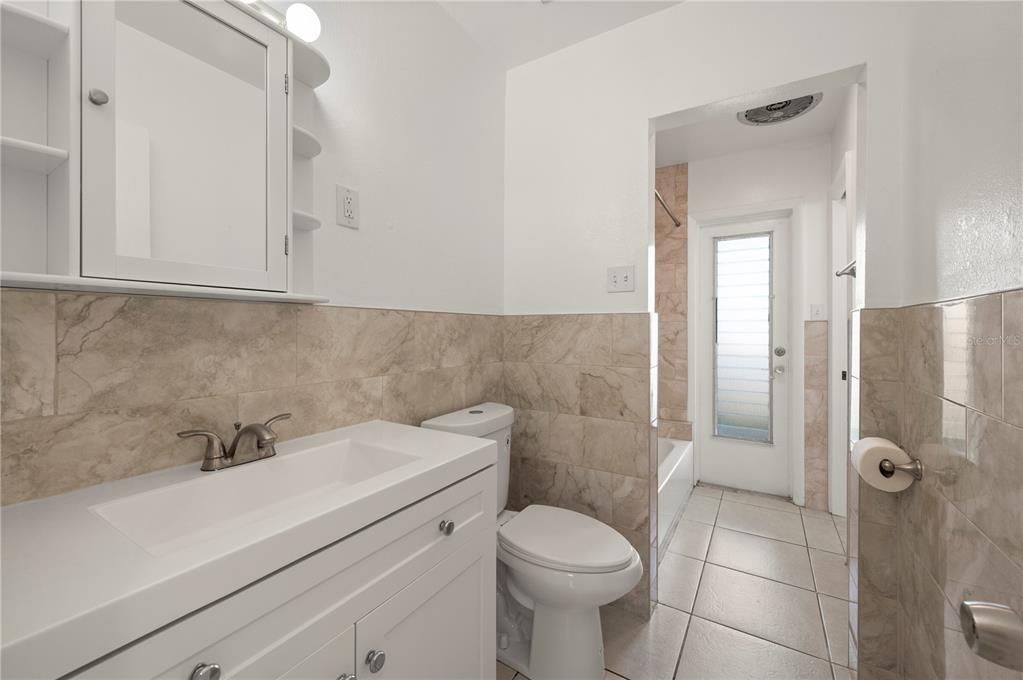 На продажу: $210,000 (3 спален, 1 ванн, 1267 Квадратных фут)