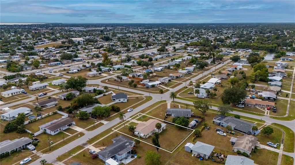 На продажу: $210,000 (3 спален, 1 ванн, 1267 Квадратных фут)