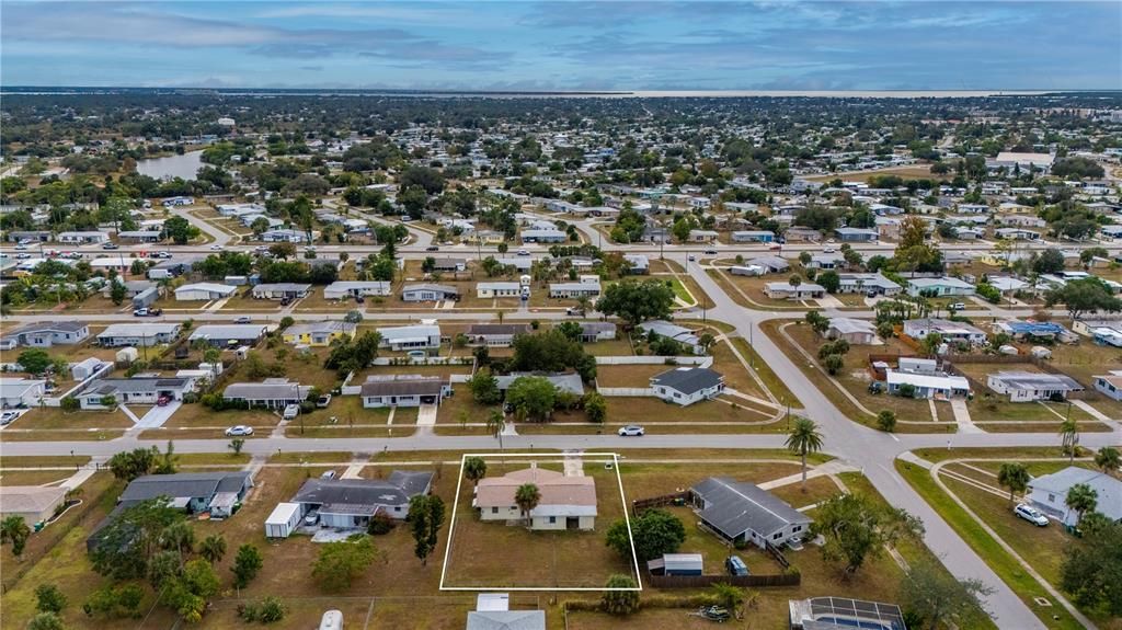 На продажу: $210,000 (3 спален, 1 ванн, 1267 Квадратных фут)