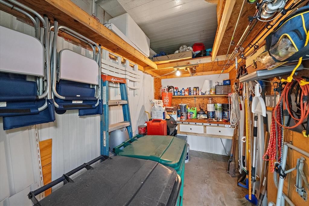 For Sale: $225,000 (2 beds, 2 baths, 860 Square Feet)