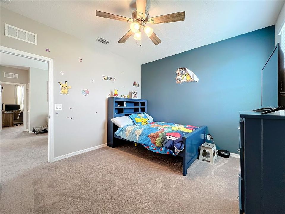 待售: $475,000 (4 贝兹, 2 浴室, 2482 平方英尺)