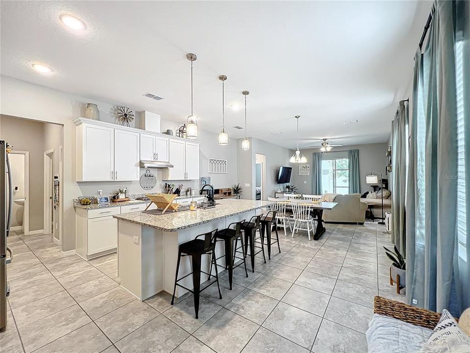 待售: $475,000 (4 贝兹, 2 浴室, 2482 平方英尺)