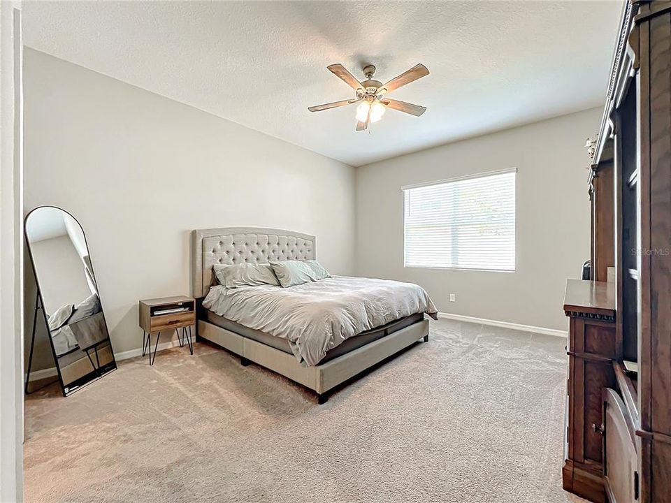 待售: $475,000 (4 贝兹, 2 浴室, 2482 平方英尺)