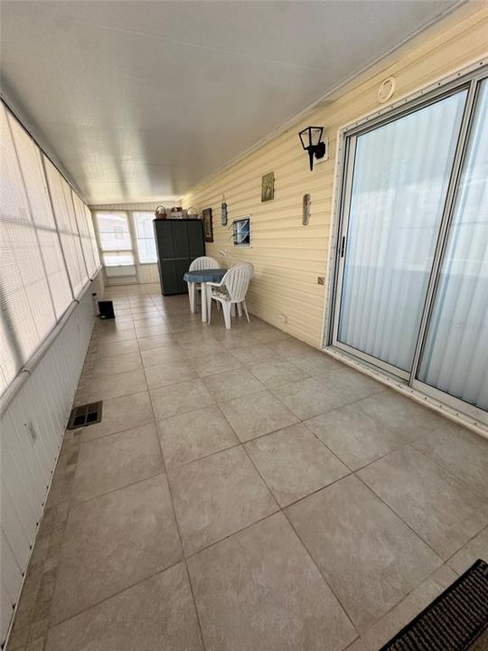 For Sale: $145,000 (1 beds, 1 baths, 636 Square Feet)