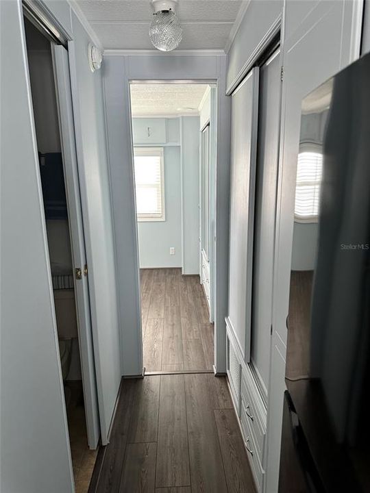 For Sale: $145,000 (1 beds, 1 baths, 636 Square Feet)