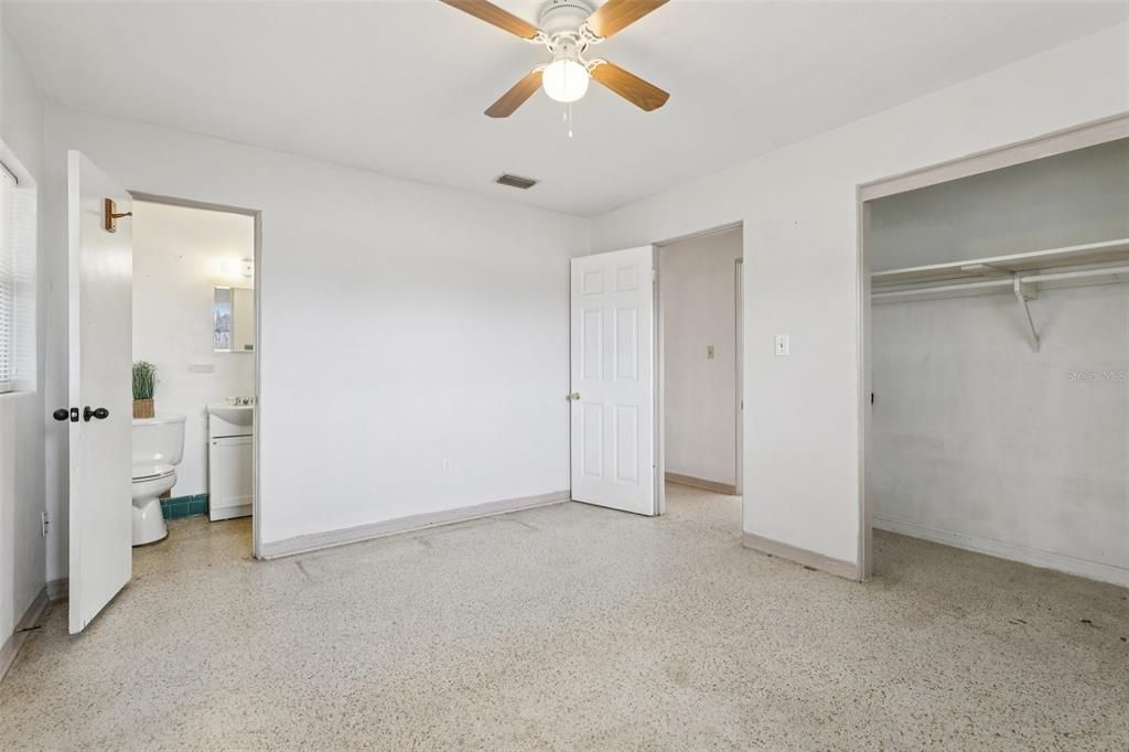 待售: $240,000 (3 贝兹, 2 浴室, 1352 平方英尺)