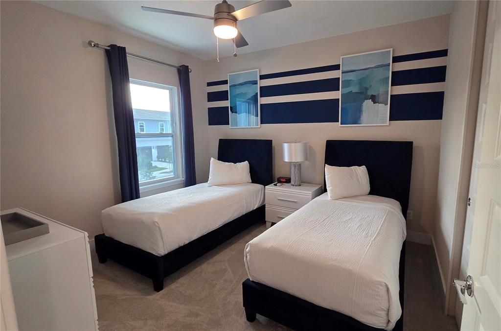 For Sale: $550,000 (3 beds, 2 baths, 1708 Square Feet)