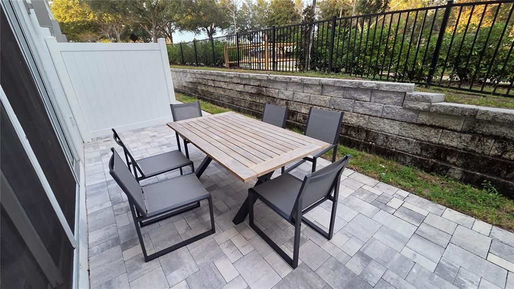 For Sale: $550,000 (3 beds, 2 baths, 1708 Square Feet)