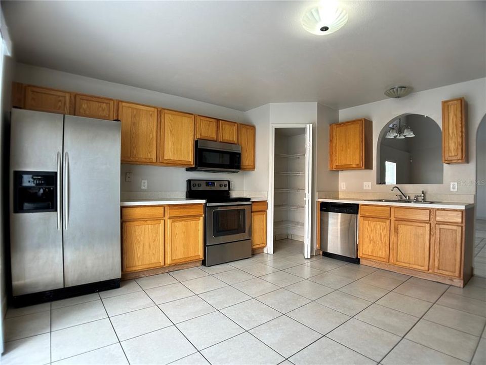 待售: $285,000 (4 贝兹, 3 浴室, 2101 平方英尺)