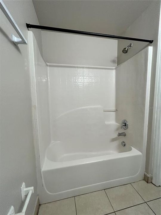 待售: $285,000 (4 贝兹, 3 浴室, 2101 平方英尺)