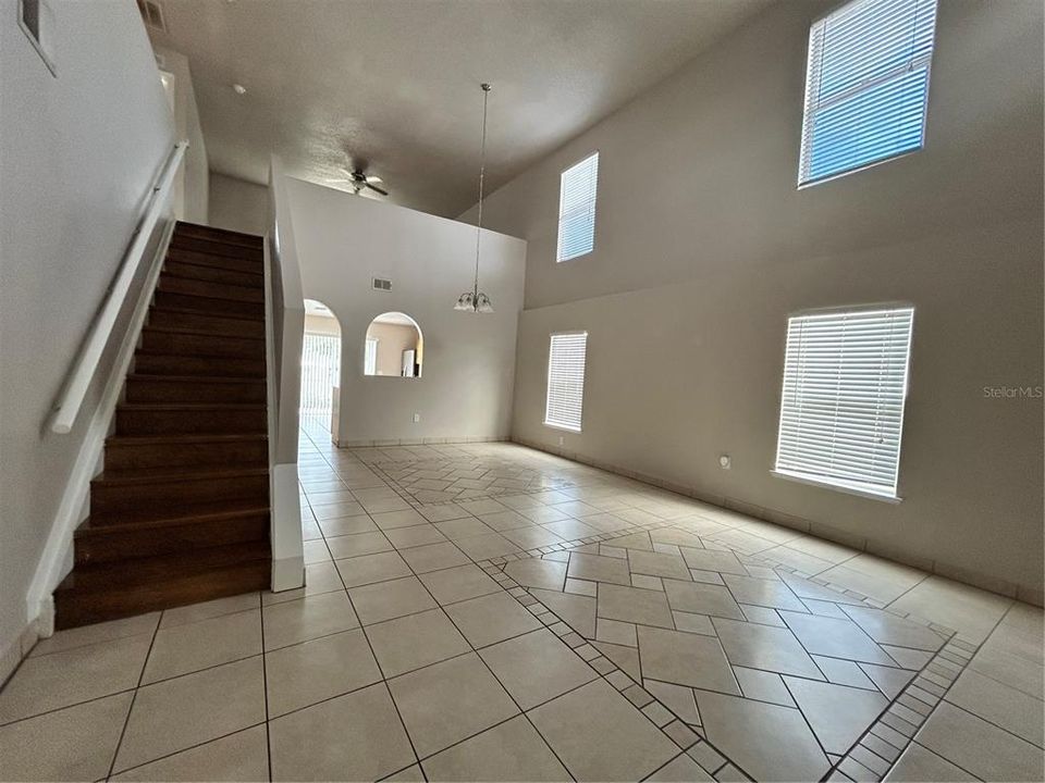 待售: $285,000 (4 贝兹, 3 浴室, 2101 平方英尺)