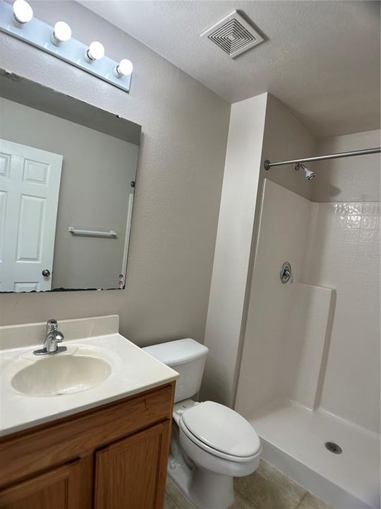 待售: $285,000 (4 贝兹, 3 浴室, 2101 平方英尺)