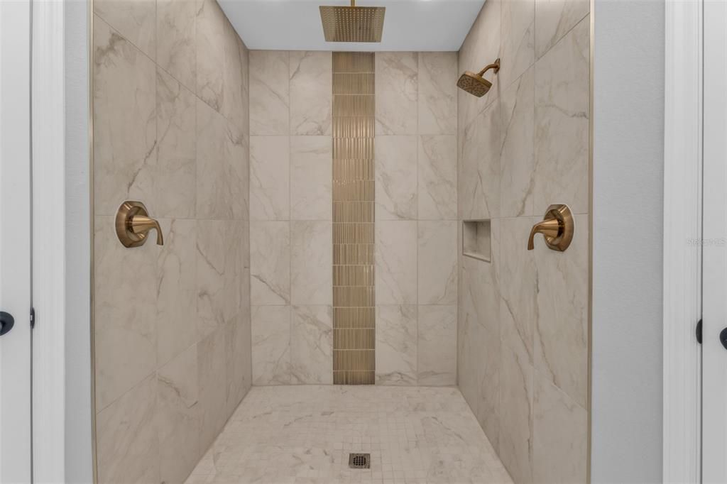 For Sale: $365,000 (4 beds, 2 baths, 2247 Square Feet)