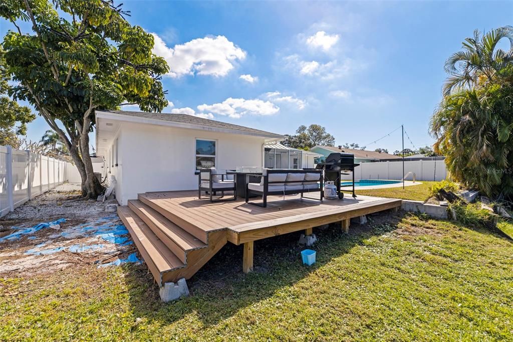 For Sale: $729,999 (4 beds, 2 baths, 1927 Square Feet)