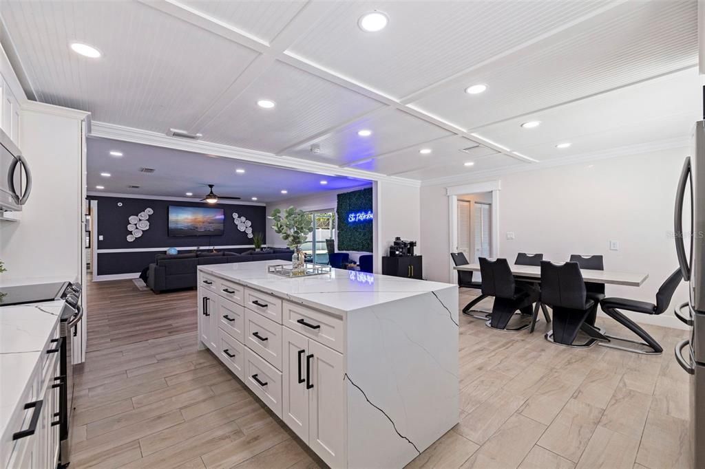 For Sale: $729,999 (4 beds, 2 baths, 1927 Square Feet)