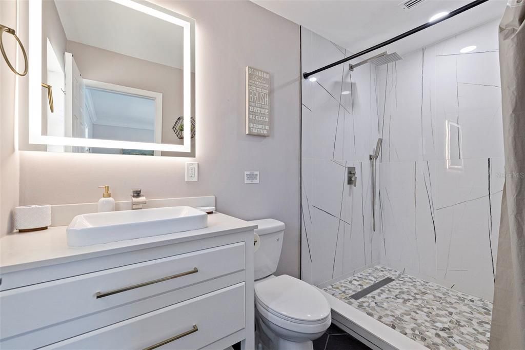 For Sale: $729,999 (4 beds, 2 baths, 1927 Square Feet)