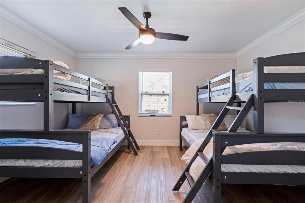 For Sale: $729,999 (4 beds, 2 baths, 1927 Square Feet)