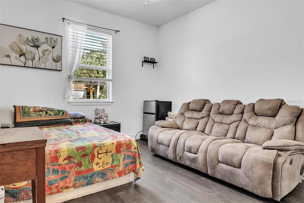 待售: $350,000 (3 贝兹, 2 浴室, 1675 平方英尺)