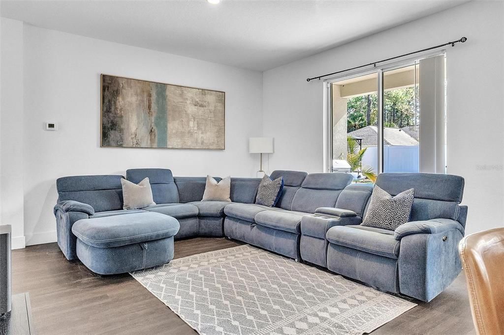 待售: $350,000 (3 贝兹, 2 浴室, 1675 平方英尺)