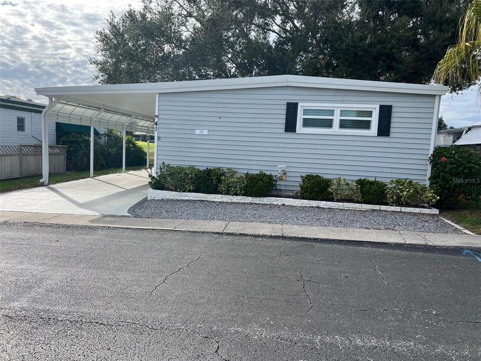 For Sale: $134,500 (2 beds, 2 baths, 1056 Square Feet)