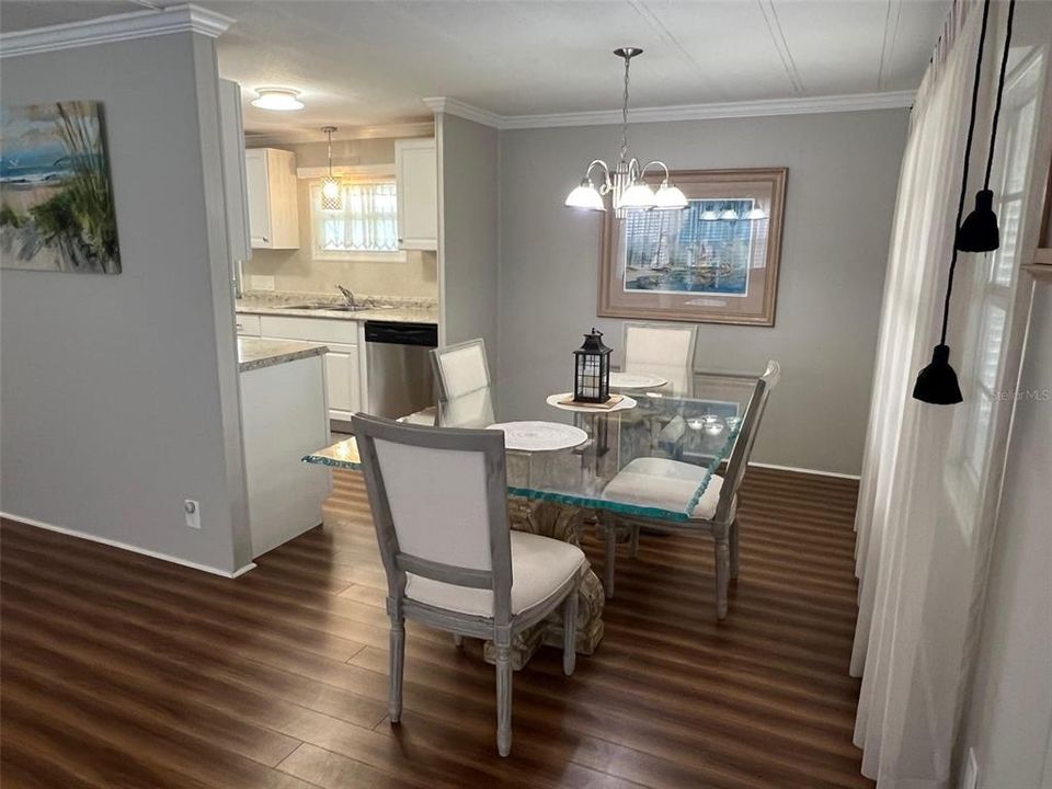 For Sale: $134,500 (2 beds, 2 baths, 1056 Square Feet)