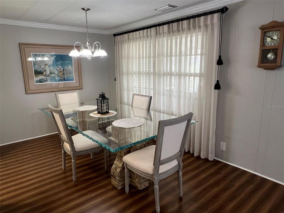 For Sale: $134,500 (2 beds, 2 baths, 1056 Square Feet)