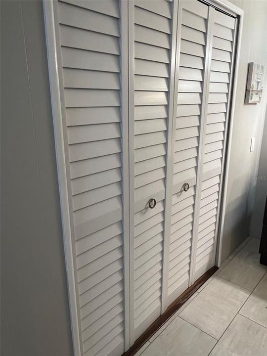 For Sale: $134,500 (2 beds, 2 baths, 1056 Square Feet)