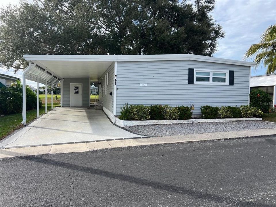 For Sale: $134,500 (2 beds, 2 baths, 1056 Square Feet)