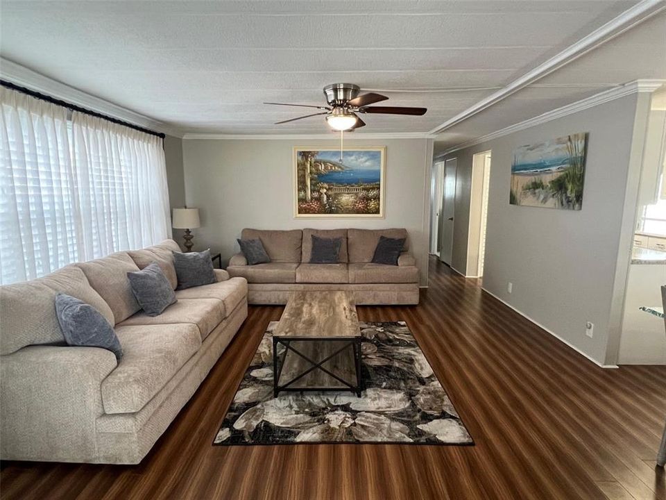 For Sale: $134,500 (2 beds, 2 baths, 1056 Square Feet)