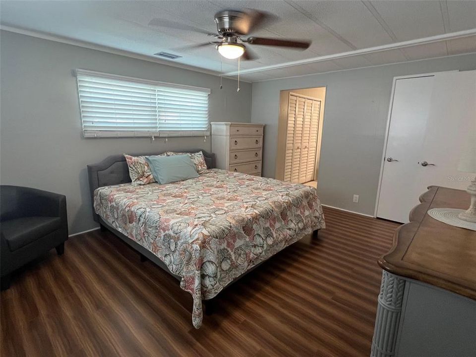 For Sale: $134,500 (2 beds, 2 baths, 1056 Square Feet)