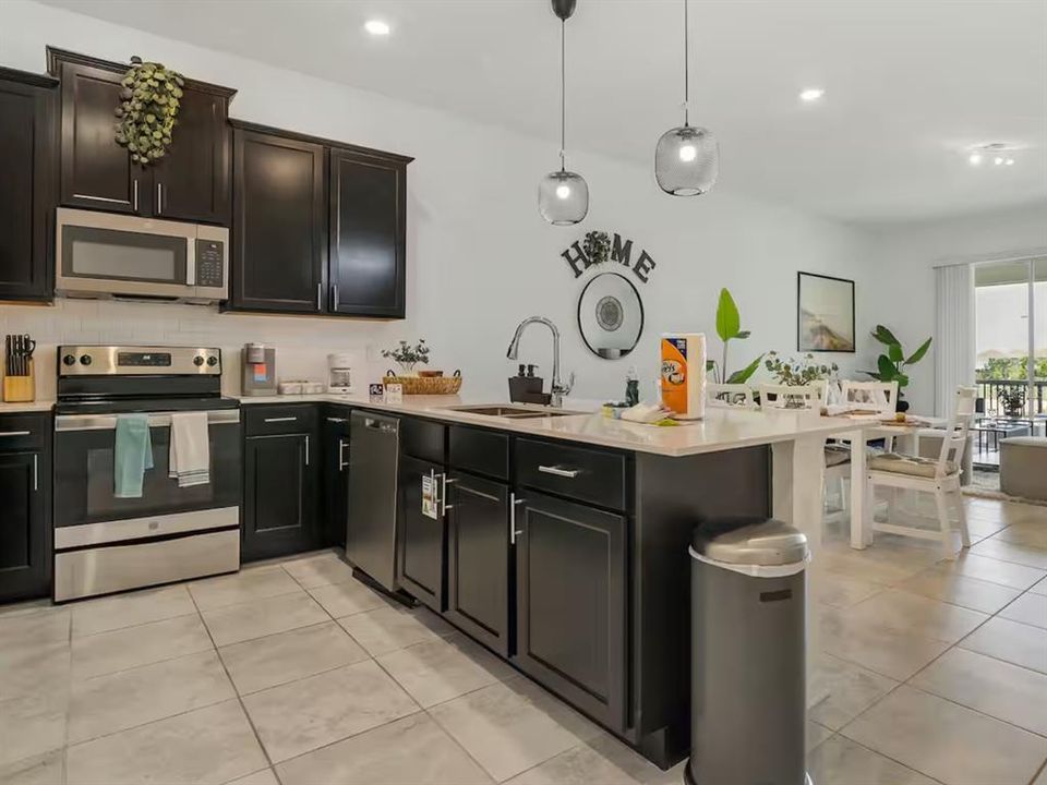 出租: $2,200 (2 贝兹, 2 浴室, 1388 平方英尺)