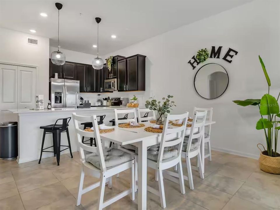 出租: $2,200 (2 贝兹, 2 浴室, 1388 平方英尺)