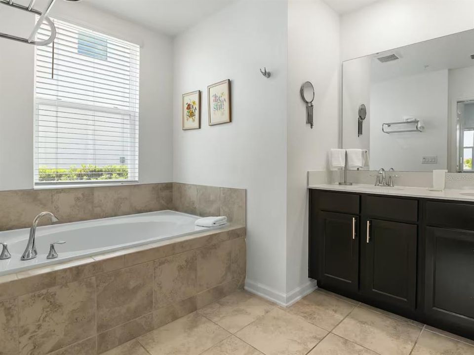 出租: $2,200 (2 贝兹, 2 浴室, 1388 平方英尺)