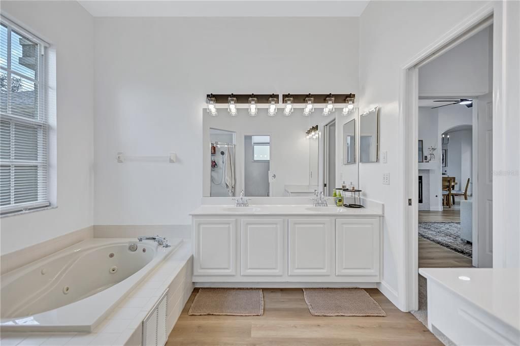 For Sale: $575,000 (4 beds, 3 baths, 2428 Square Feet)