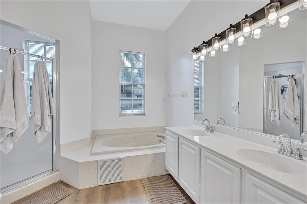 For Sale: $575,000 (4 beds, 3 baths, 2428 Square Feet)