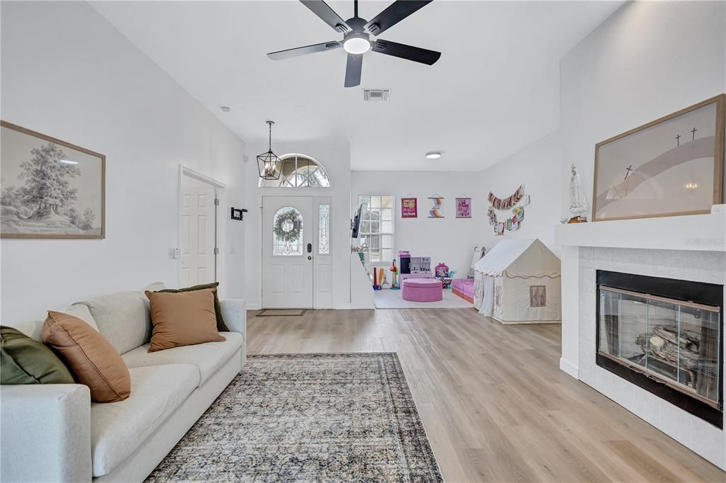 For Sale: $575,000 (4 beds, 3 baths, 2428 Square Feet)