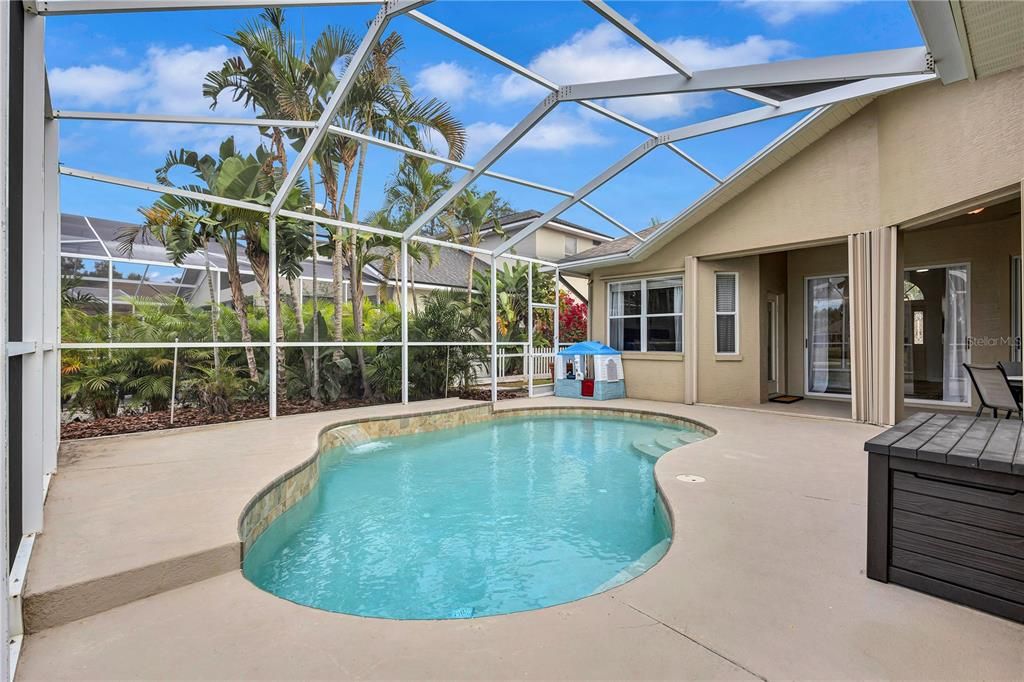 For Sale: $575,000 (4 beds, 3 baths, 2428 Square Feet)