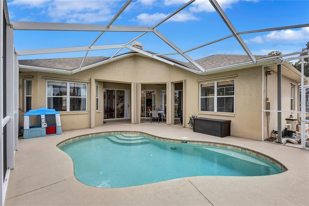 For Sale: $575,000 (4 beds, 3 baths, 2428 Square Feet)