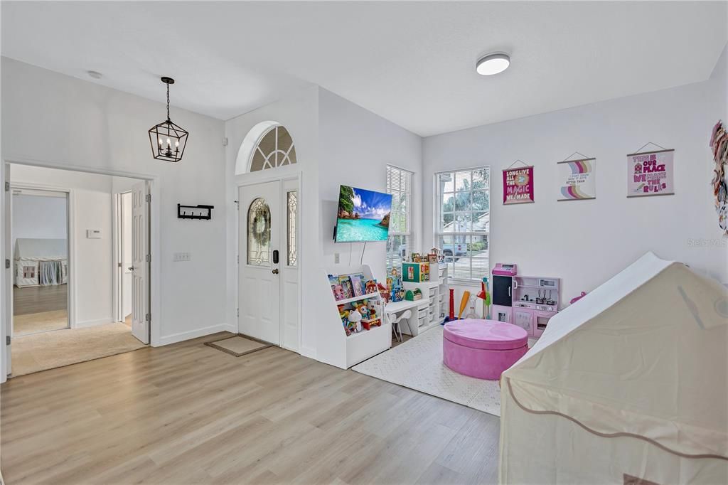 For Sale: $575,000 (4 beds, 3 baths, 2428 Square Feet)