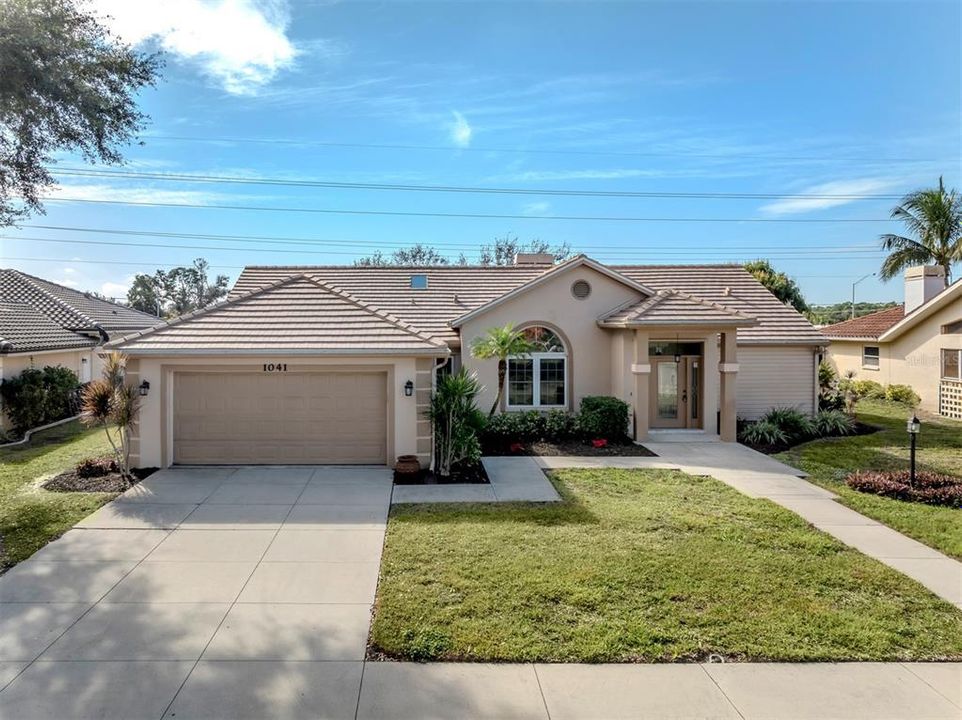 En Venta: $549,000 (3 camas, 2 baños, 1935 Pies cuadrados)