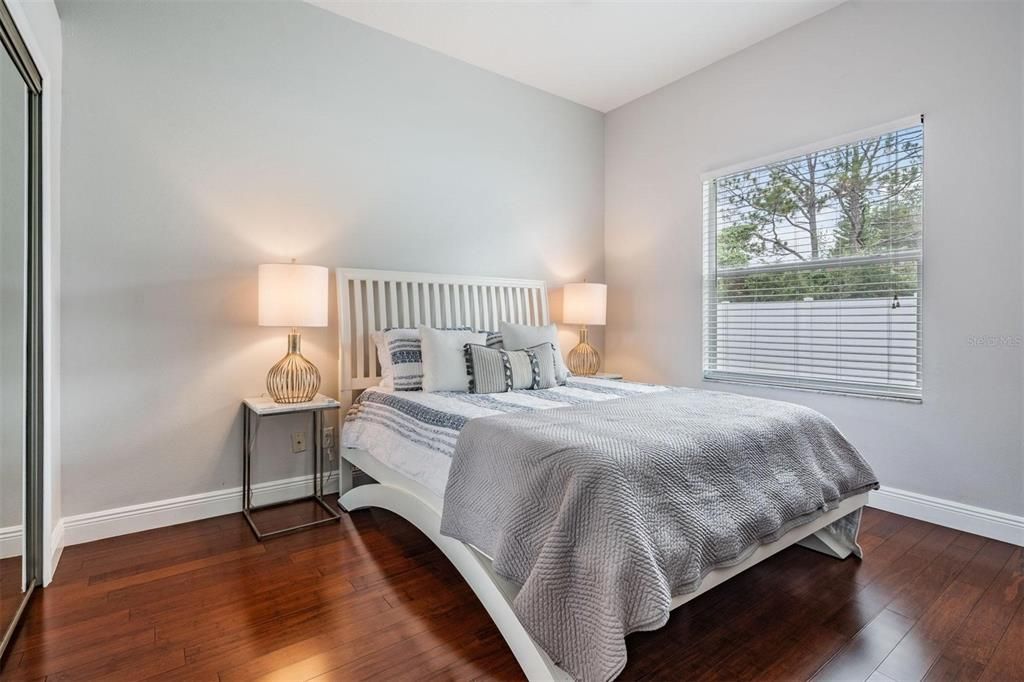 出租: $3,200 (3 贝兹, 2 浴室, 1975 平方英尺)