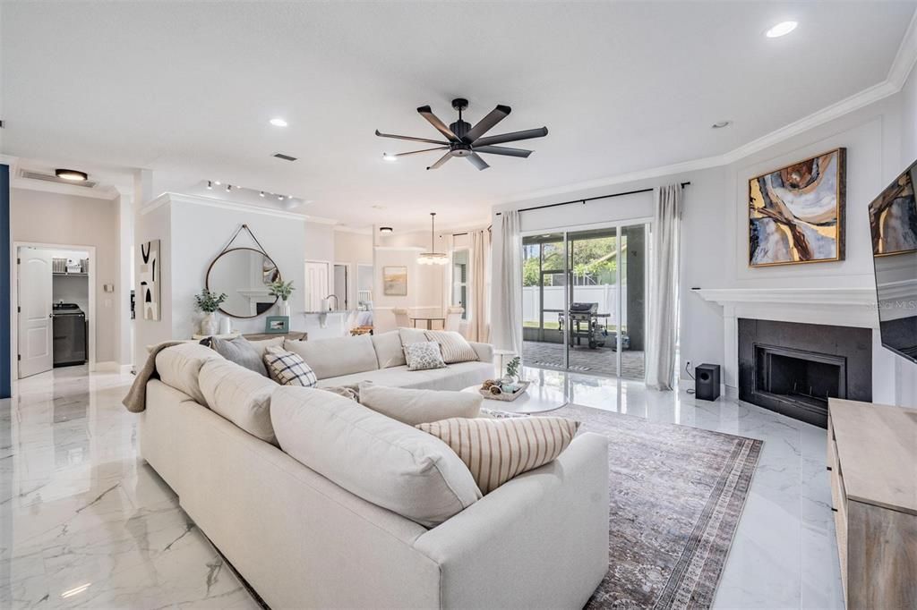 出租: $3,200 (3 贝兹, 2 浴室, 1975 平方英尺)